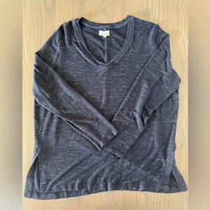 Lou & Grey Women’s Gray V-Neck Sweater